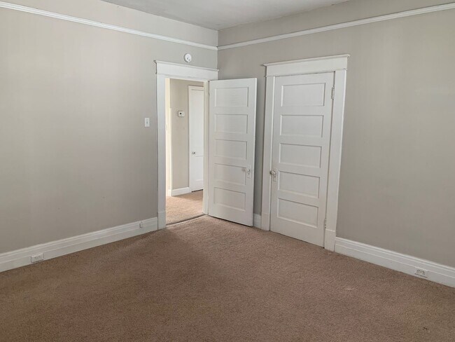 Building Photo - 106 Yeardley Ave