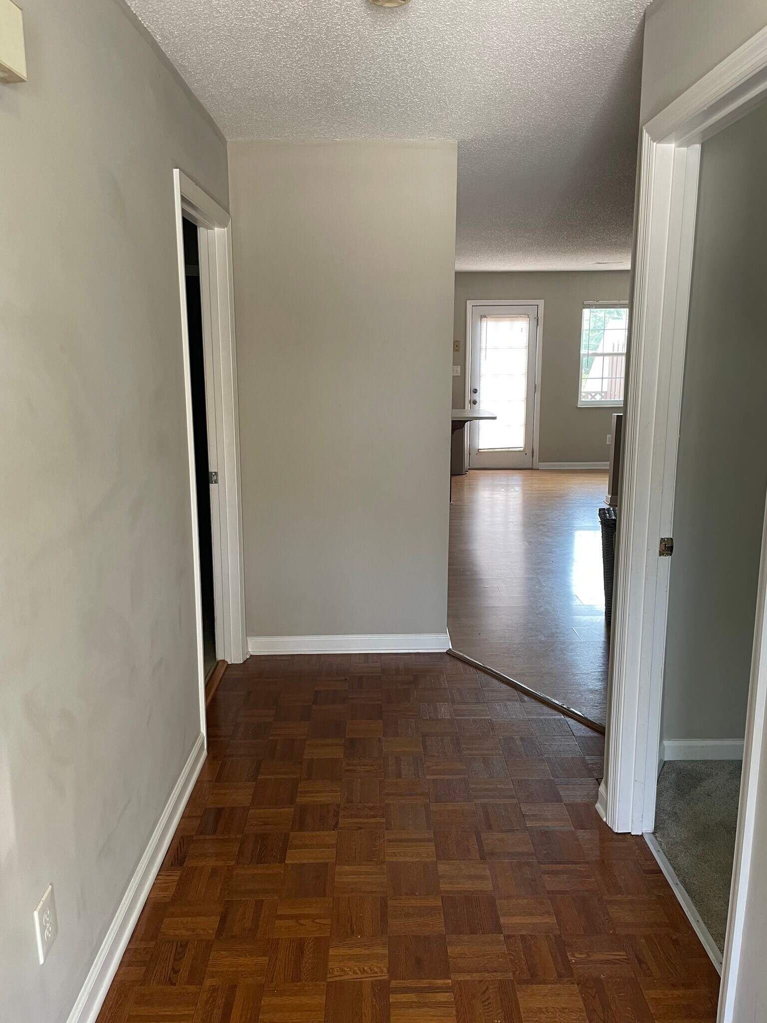 Building Photo - 1046 Blinken St