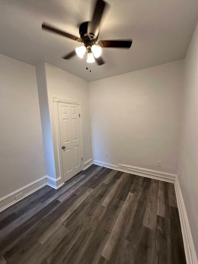 Building Photo - 2449 N 33rd St