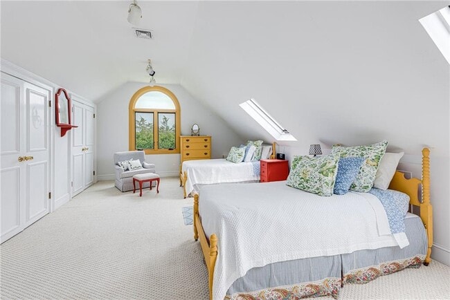 Building Photo - 25 Ocean Heights Rd