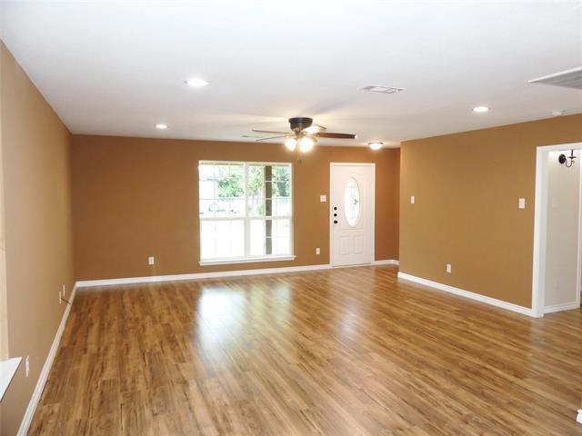 Building Photo - 214 Braz St