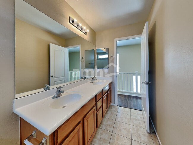 Building Photo - 14906 N 174th Ln