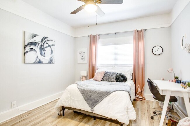 Building Photo - Pre-Leasing for July 2025!