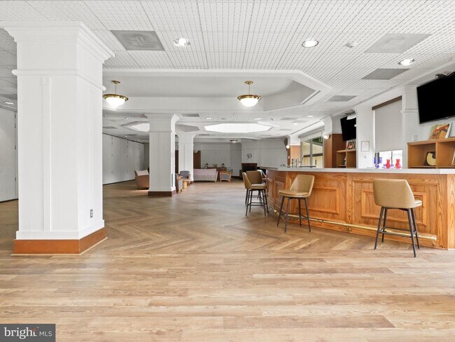 Building Photo - 203 Yoakum Pkwy
