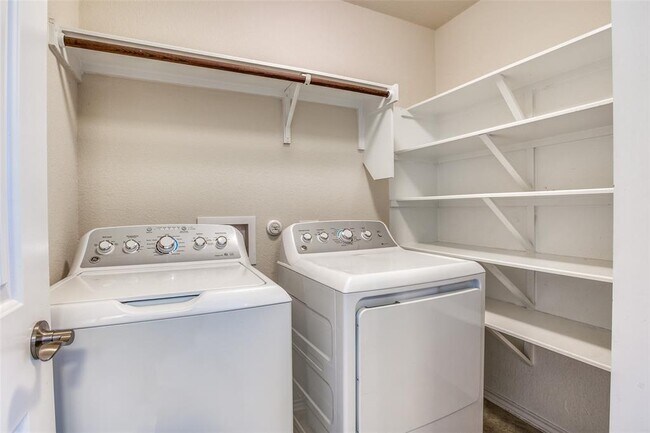 Building Photo - 3605 Alpine Autumn Dr