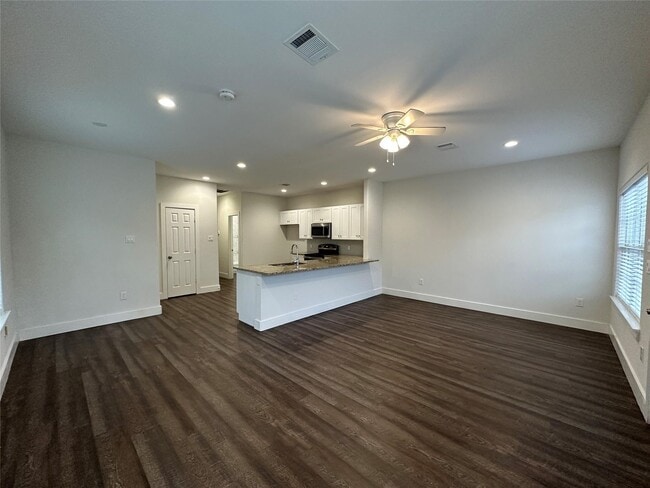 Building Photo - 9302 Bean St