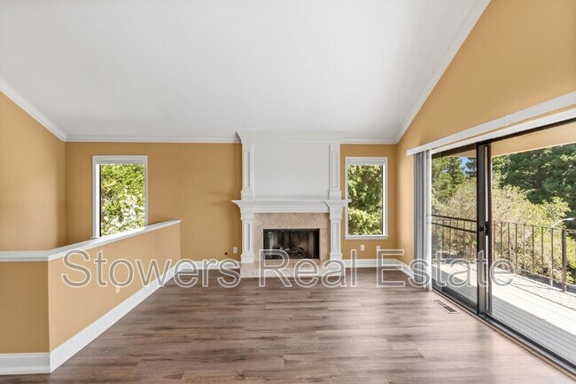 Building Photo - 1825 N Forest Hill Pl