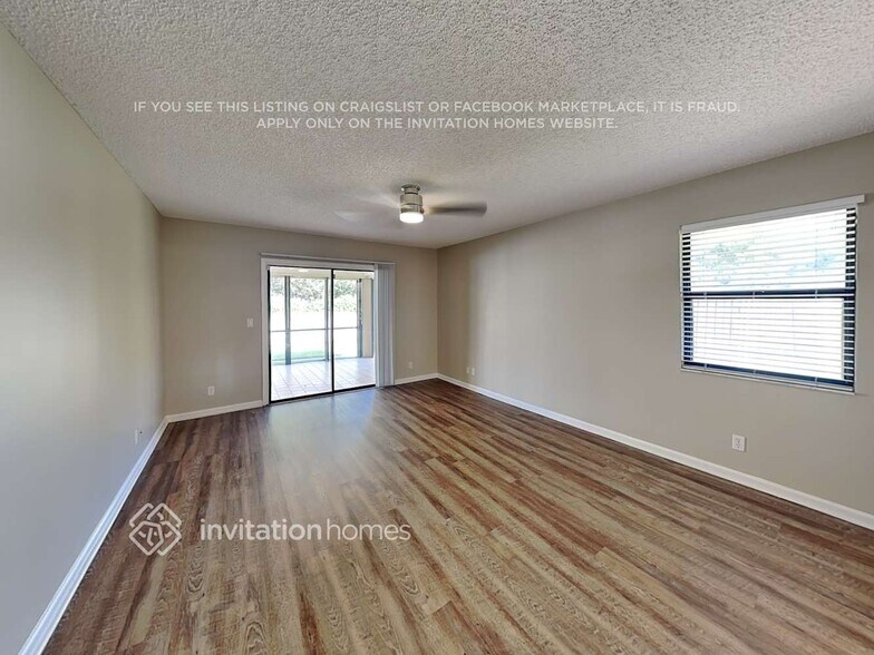 Building Photo - 102 Royal Ct