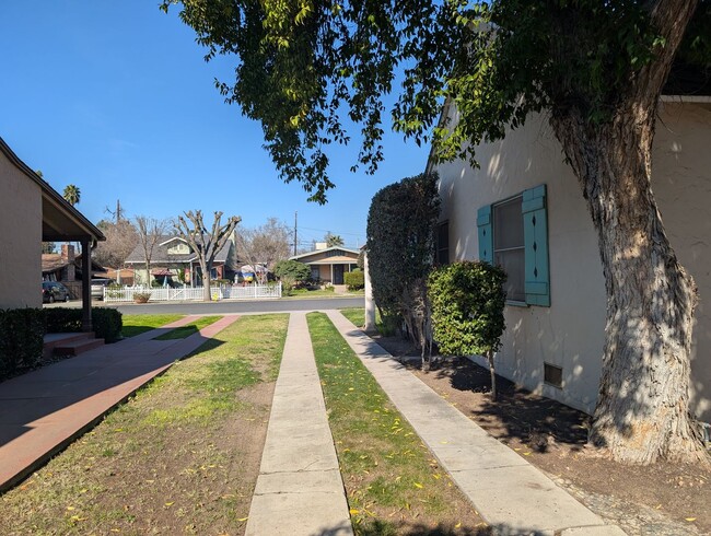 Building Photo - Taylor Wheeler built Fresno High Area home offering wonderful amenities + separate 1 bedroom suite.