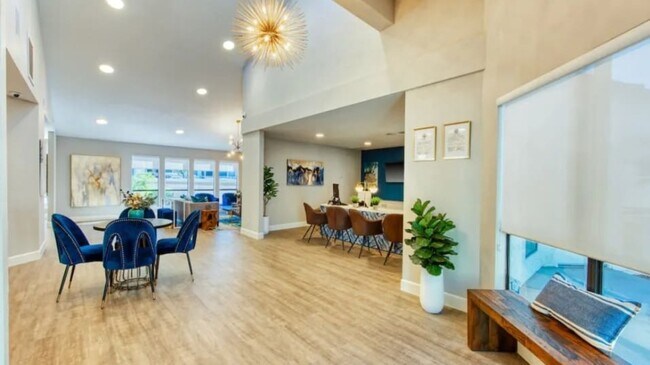 Building Photo - 4502 E Paradise Village Pkwy S