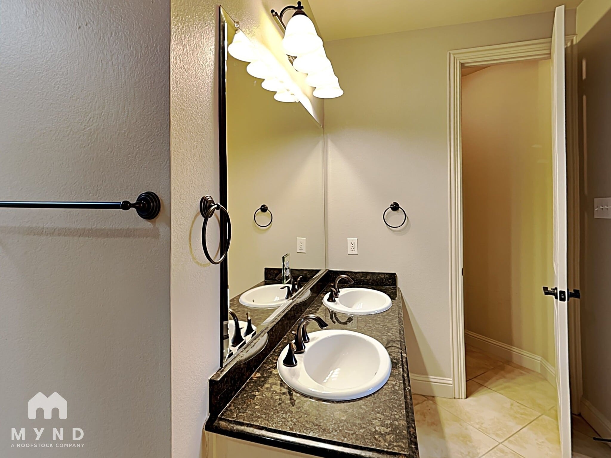Building Photo - 2204 Apollonia Ln