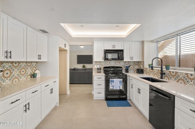 Building Photo - 2735 N Diego Cir