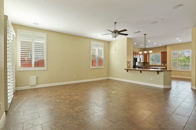 Building Photo - 1609 Maehl Dr