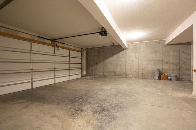 Building Photo - 358-S400 N Allen Street