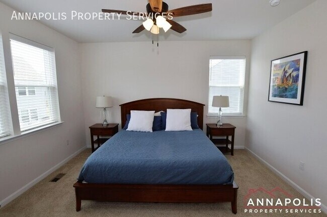 Building Photo - 318 Bright Light Ct