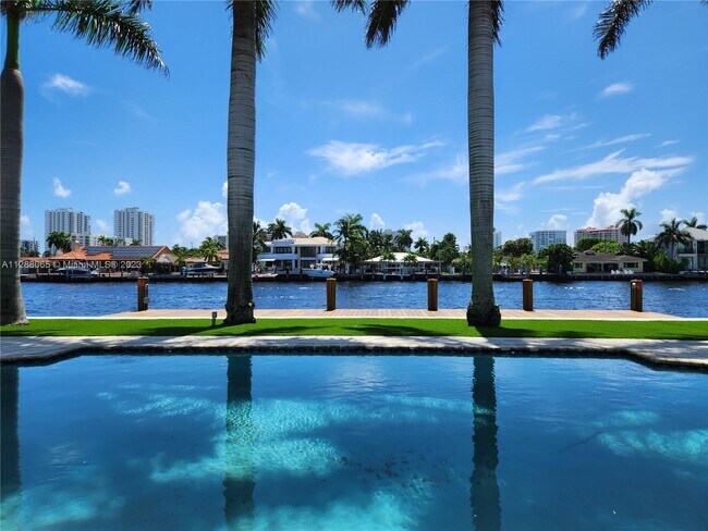 Building Photo - 2742 SE 11th St