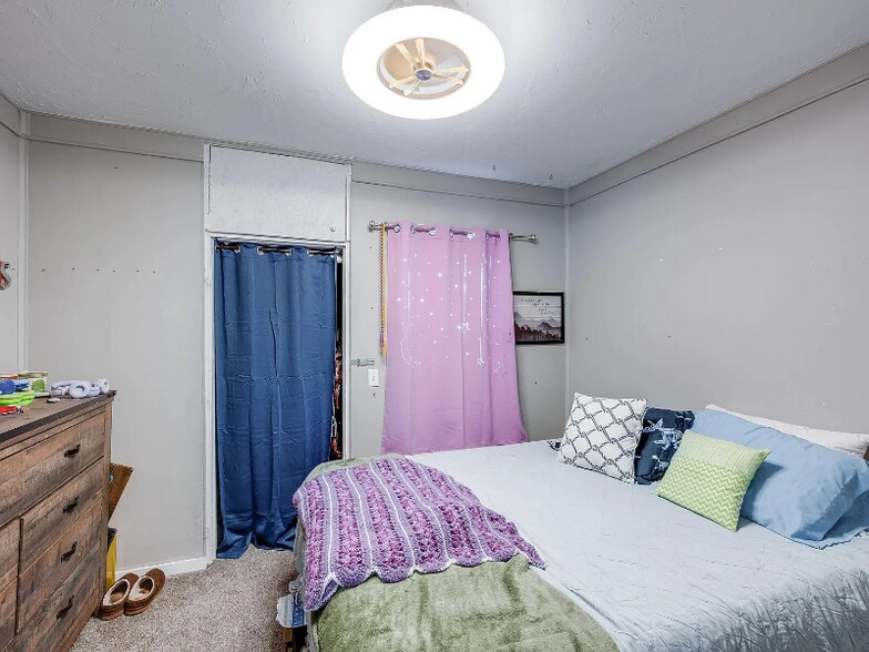 Building Photo - 705 S East St