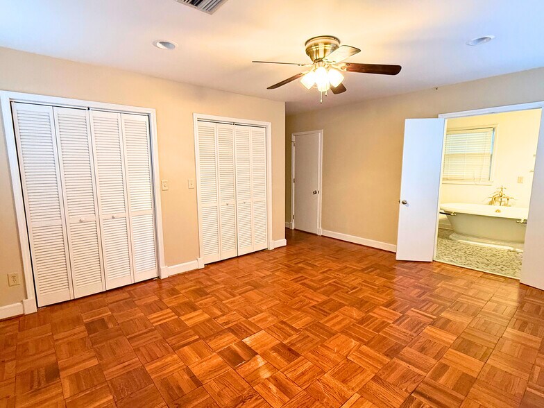 Building Photo - 1400 9th Ave