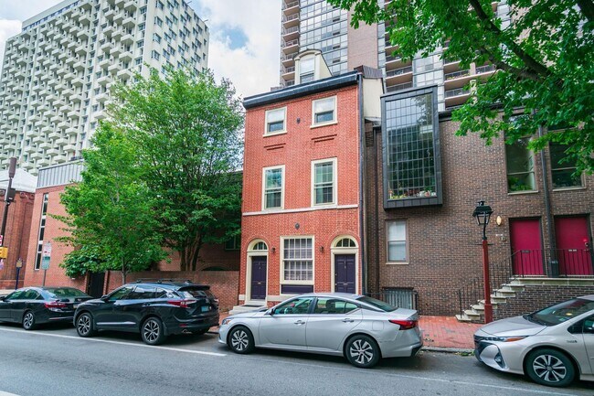 Building Photo - 535 Spruce St