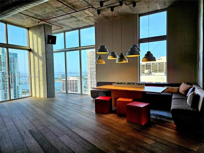 Building Photo - 151 SE 1st St