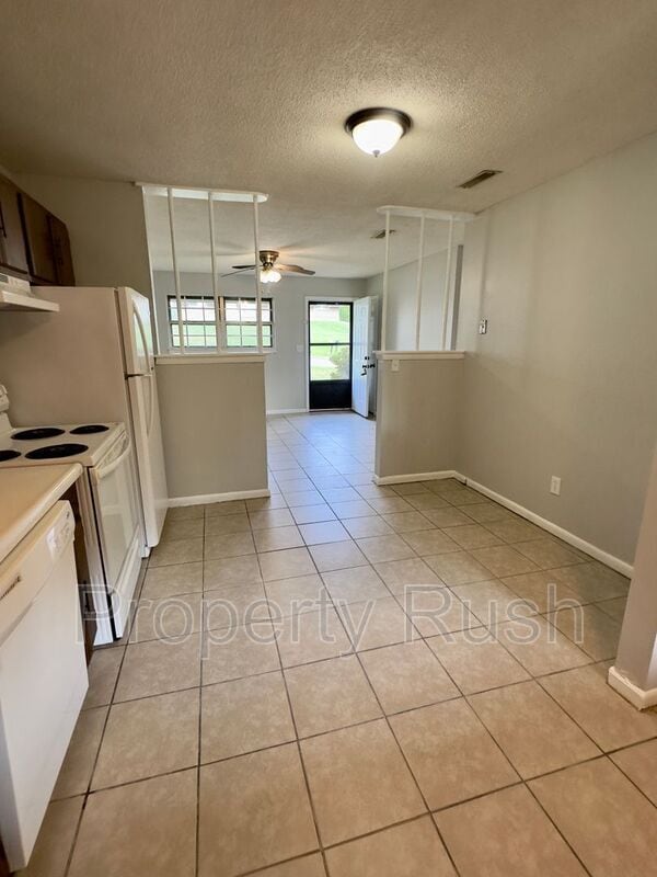 Building Photo - 1682 Hamlet Dr