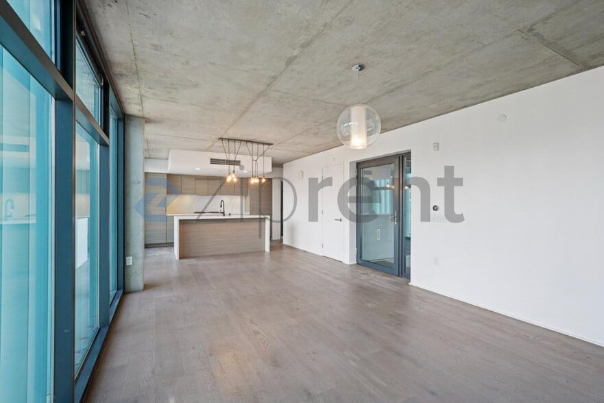 Building Photo - 8 Octavia St