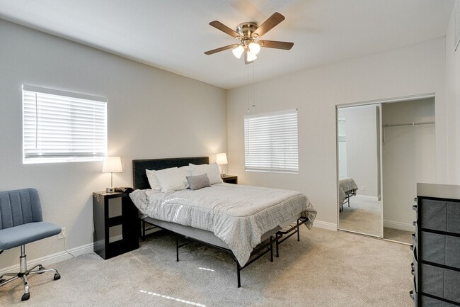 Building Photo - FURNISHED OR UNFURNISHED 2 BED 2 BATH NEAR...