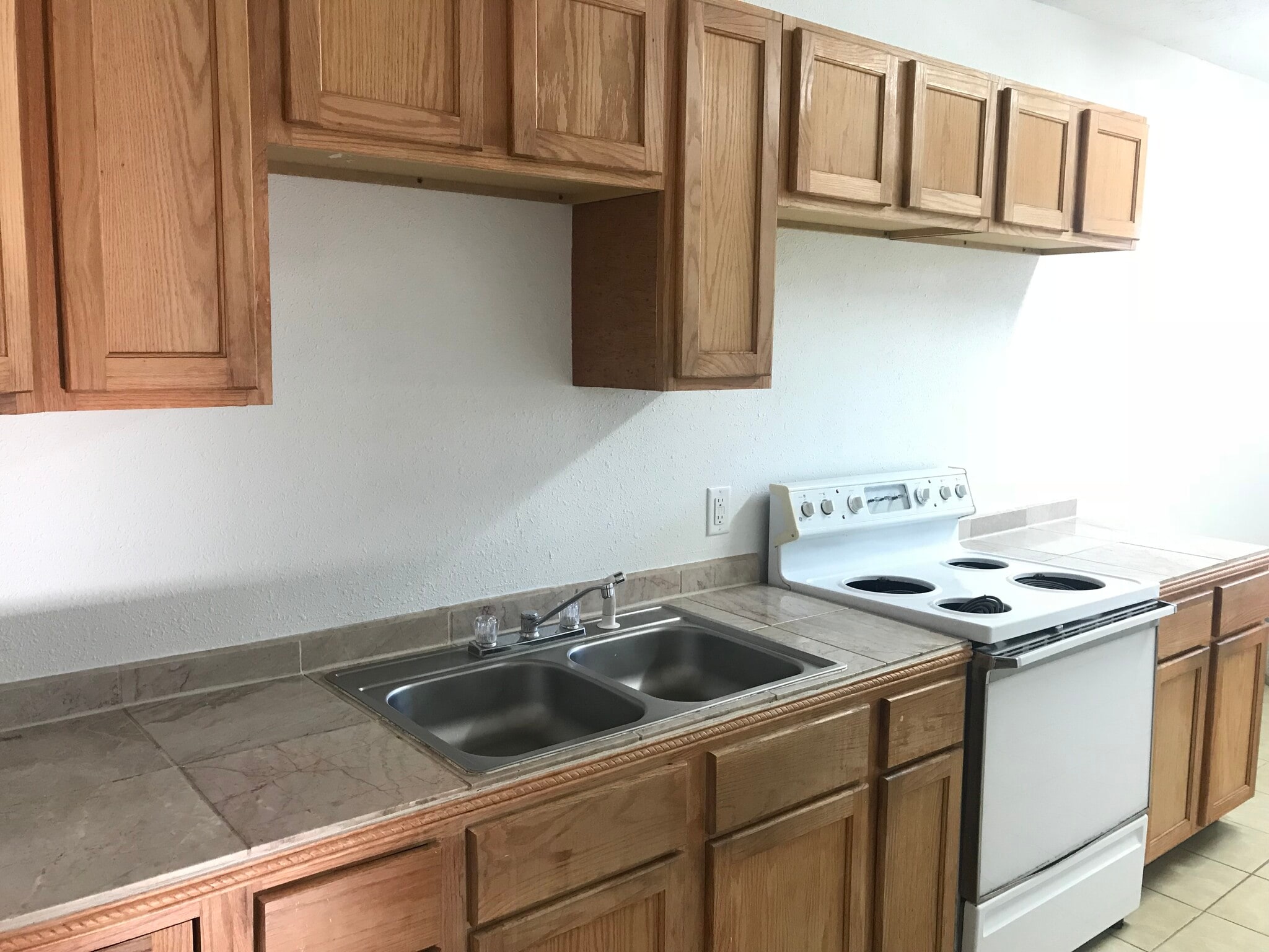 Kitchen - 165 W 250 N