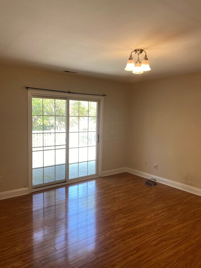 Building Photo - 4 bedroom/3 bathroom in Cypress Island community, minutes from Carolina Beach!