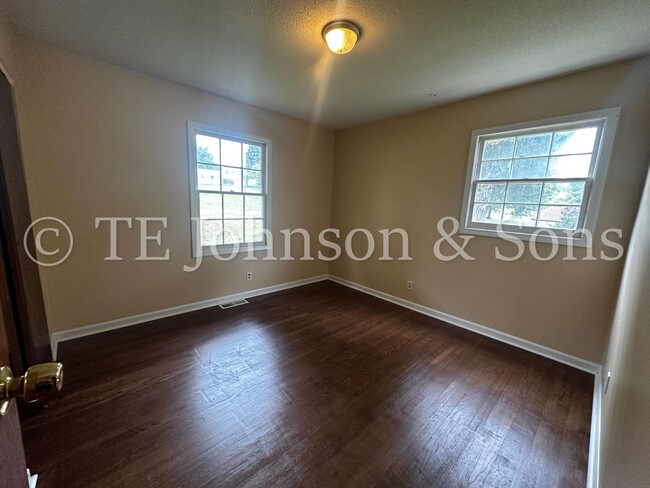 Building Photo - Spacious 3 Bedroom Home in Winston Salem