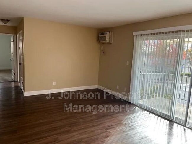 Building Photo - 136 Blue Ridge Dr