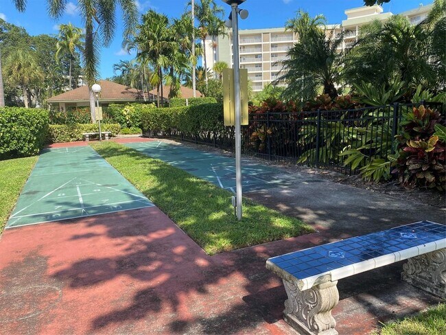 Building Photo - 3051 N Course Dr