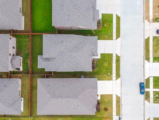 Building Photo - 7633 Spring Dr