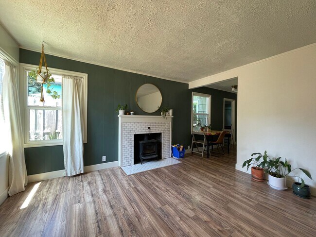 Building Photo - 2Bd/1Ba Brentwood-Darlington neighborhood ...