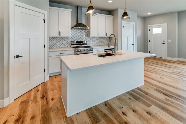 Building Photo - 4863 Lacy Rd