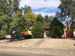 Building Photo - Charming 2BD Bungalow Home w/ Finished Bas...