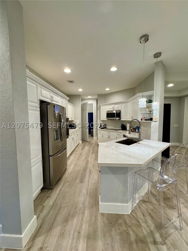 Building Photo - 2787 Center Ct Dr