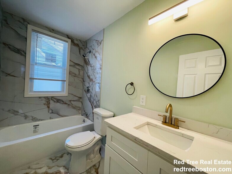 Building Photo - 187 Fellsway W