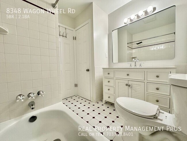 Building Photo - 8348 Wagon Wheel Rd