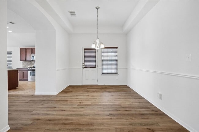 Building Photo - Freshly Updated Single-Story Home with New Flooring & Spacious Open Layout