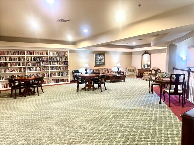 Building Photo - 2815 Kings Crossing Dr