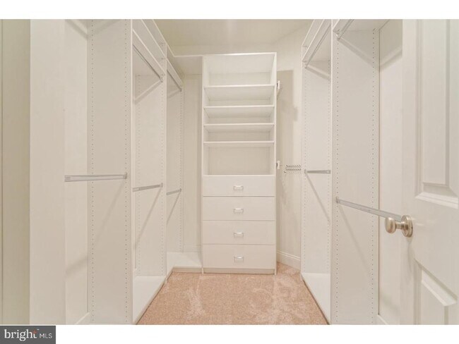 Building Photo - 508 Captains Way