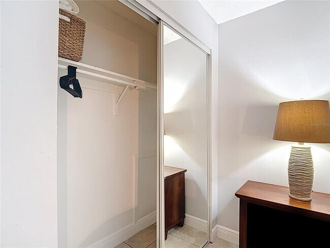 Building Photo - 222 Southeast Jefferson Cir N