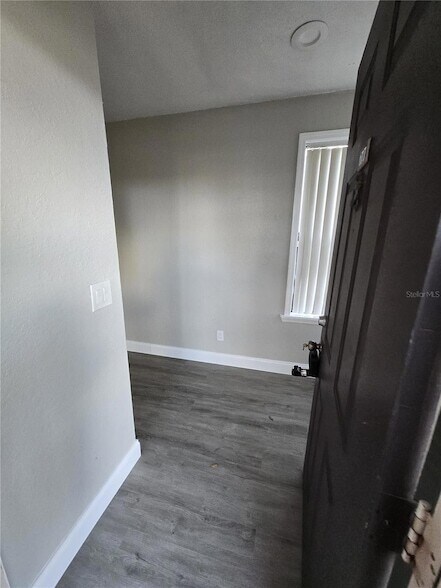 Building Photo - 3044 Antique Oaks Cir