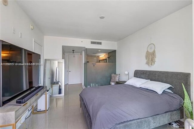 Building Photo - 92 SW 3rd St