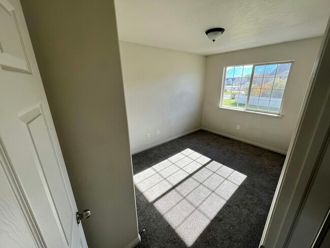 Building Photo - 1781 W 1000 S