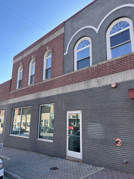 Building Photo - 619 N Pine St