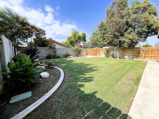 Building Photo - Turnkey 3-Bedroom Home with Modern Upgrade...