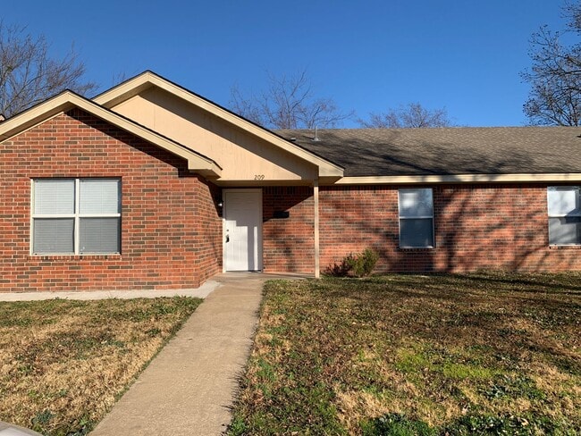 Building Photo - Welcome Home!