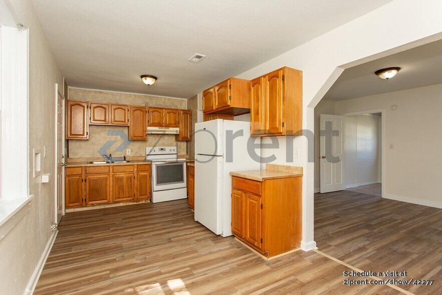 Building Photo - 1617 Campus St